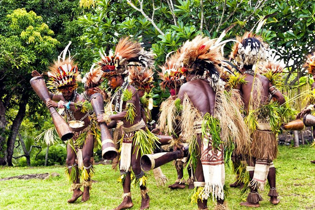 silversea-pacific-cruises-tufi-papua-new-guinea