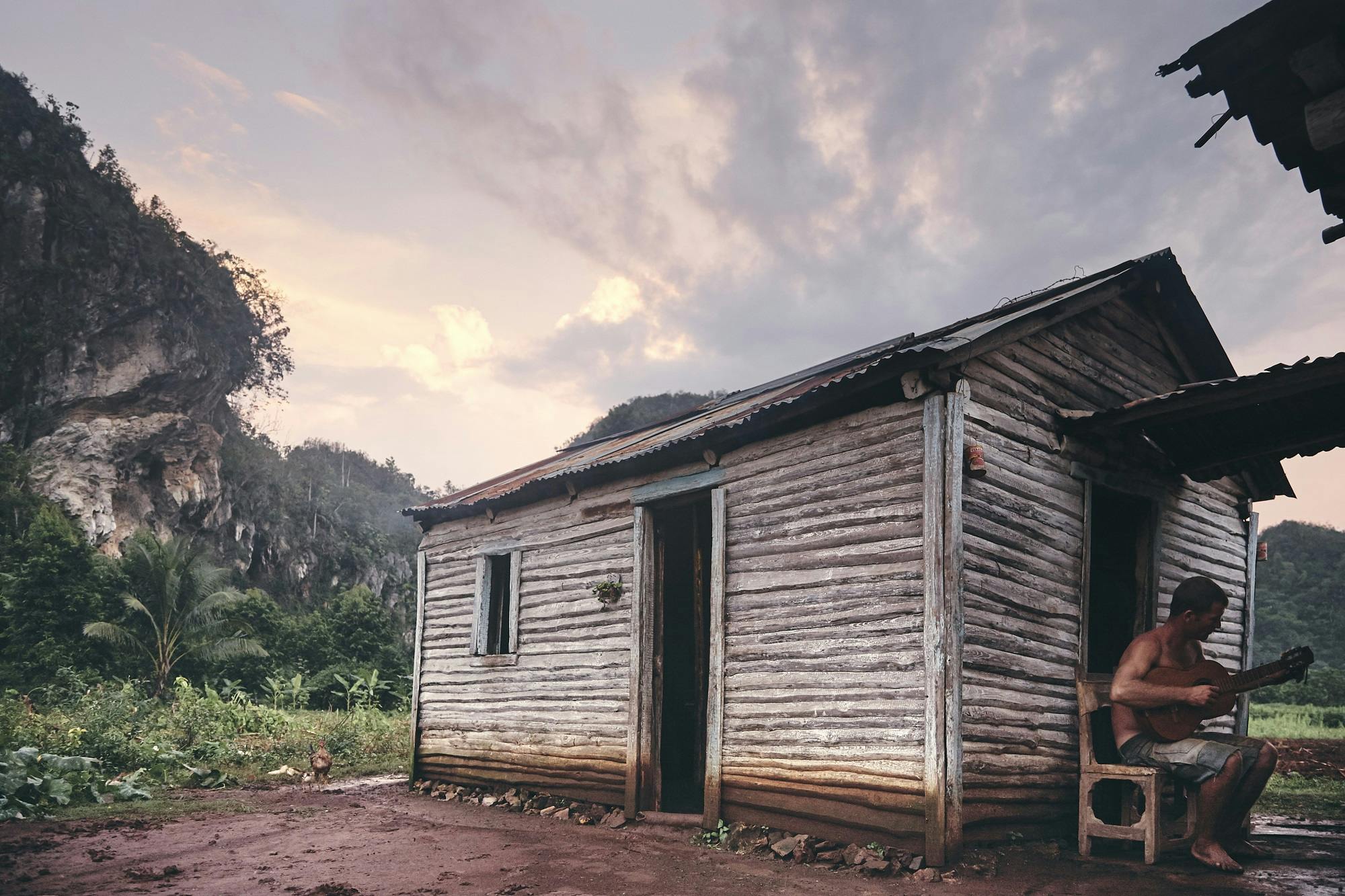 An intimate look at Cuba's cigar culture.