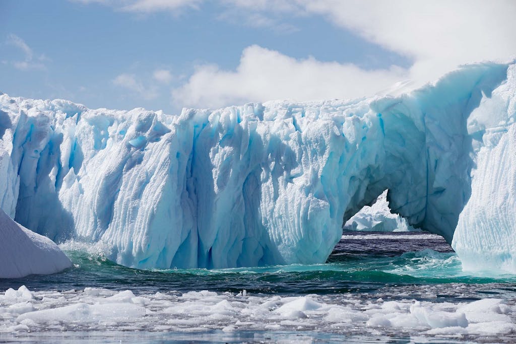 Cierva Cove sightseeing