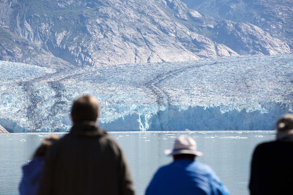 Photographing glaciers in Alaska