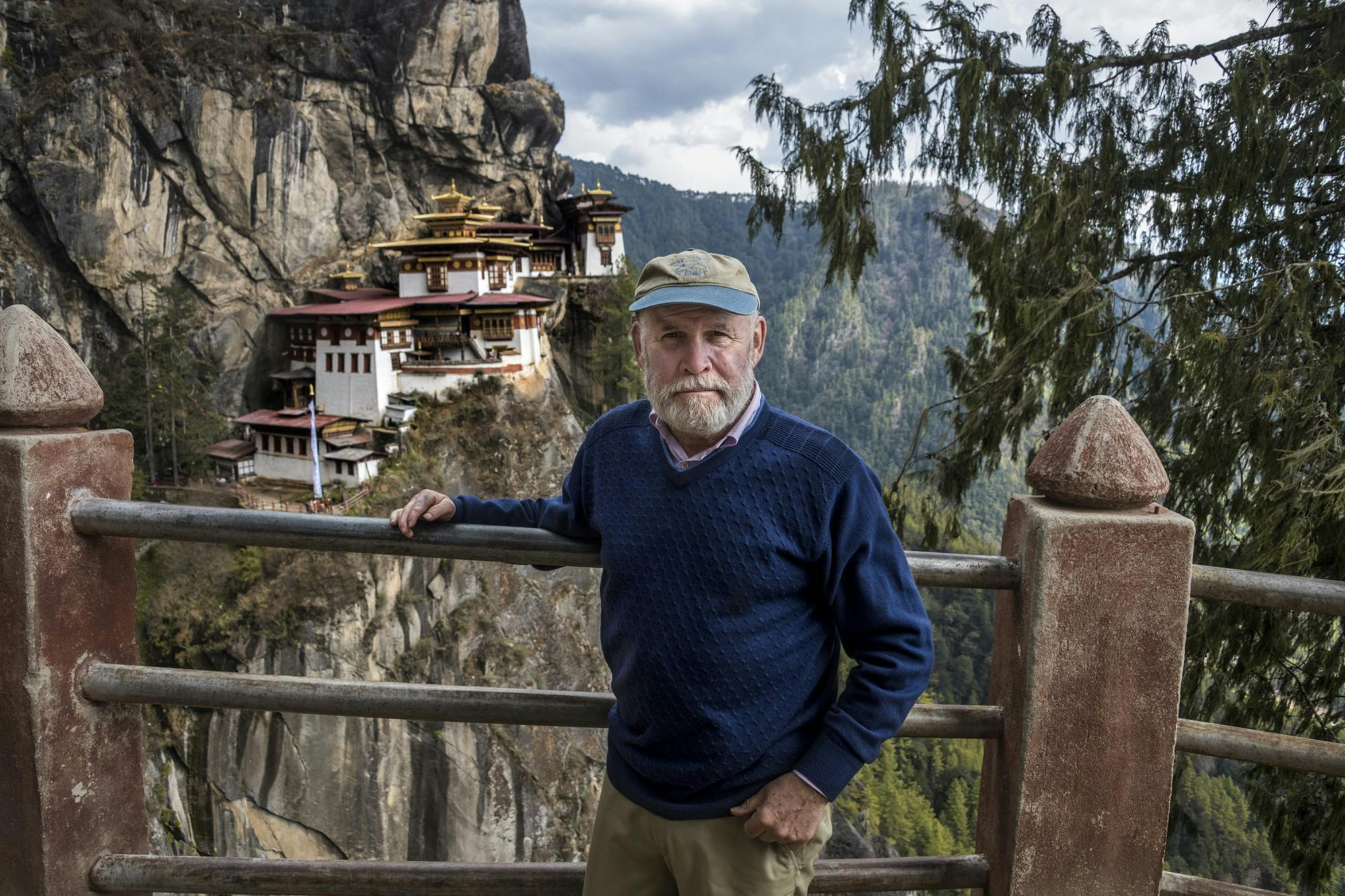 A Candid Portrait: Photographer Steve McCurry in Focus - Discover by 